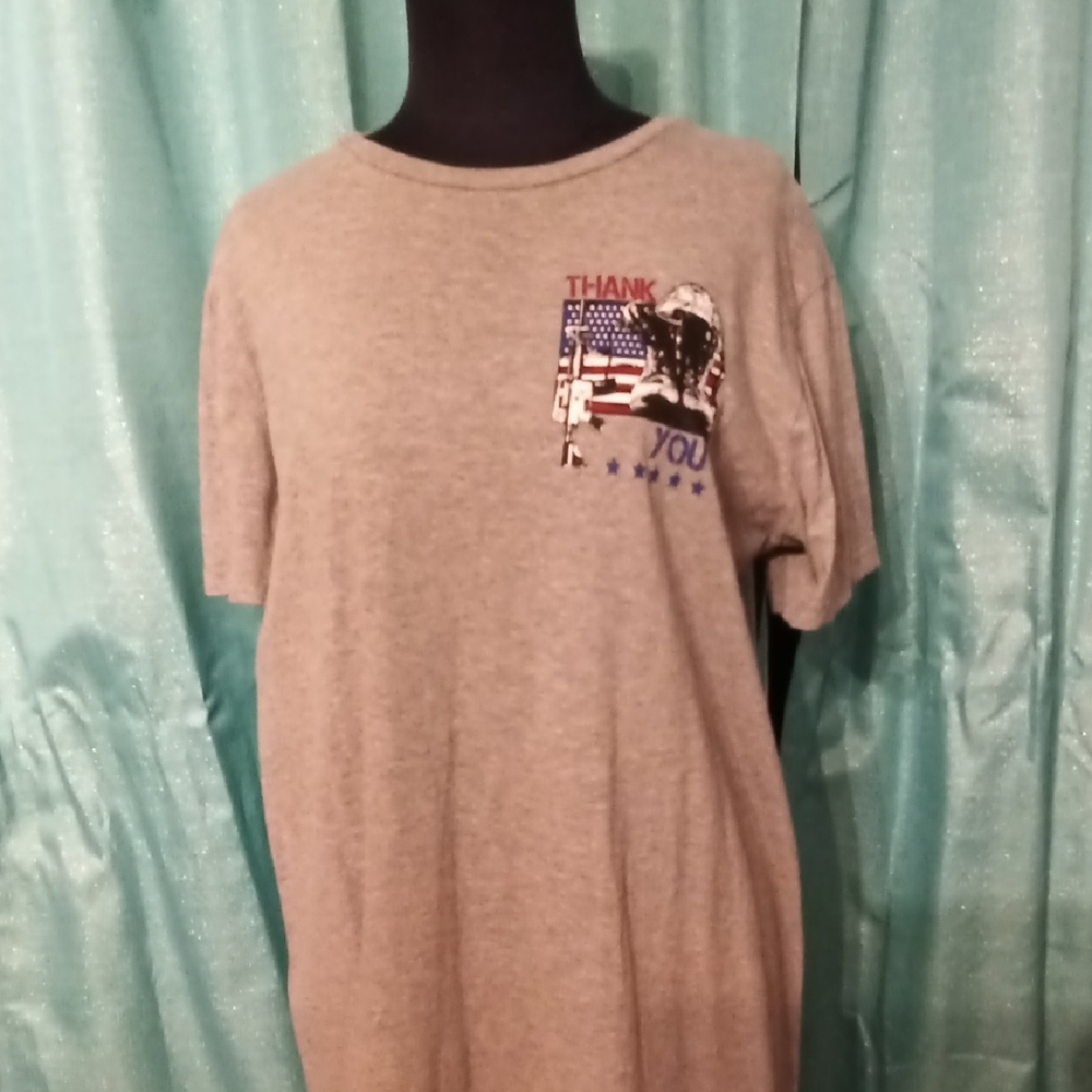 Men's Gray Graphic Tee with Patriotic Design